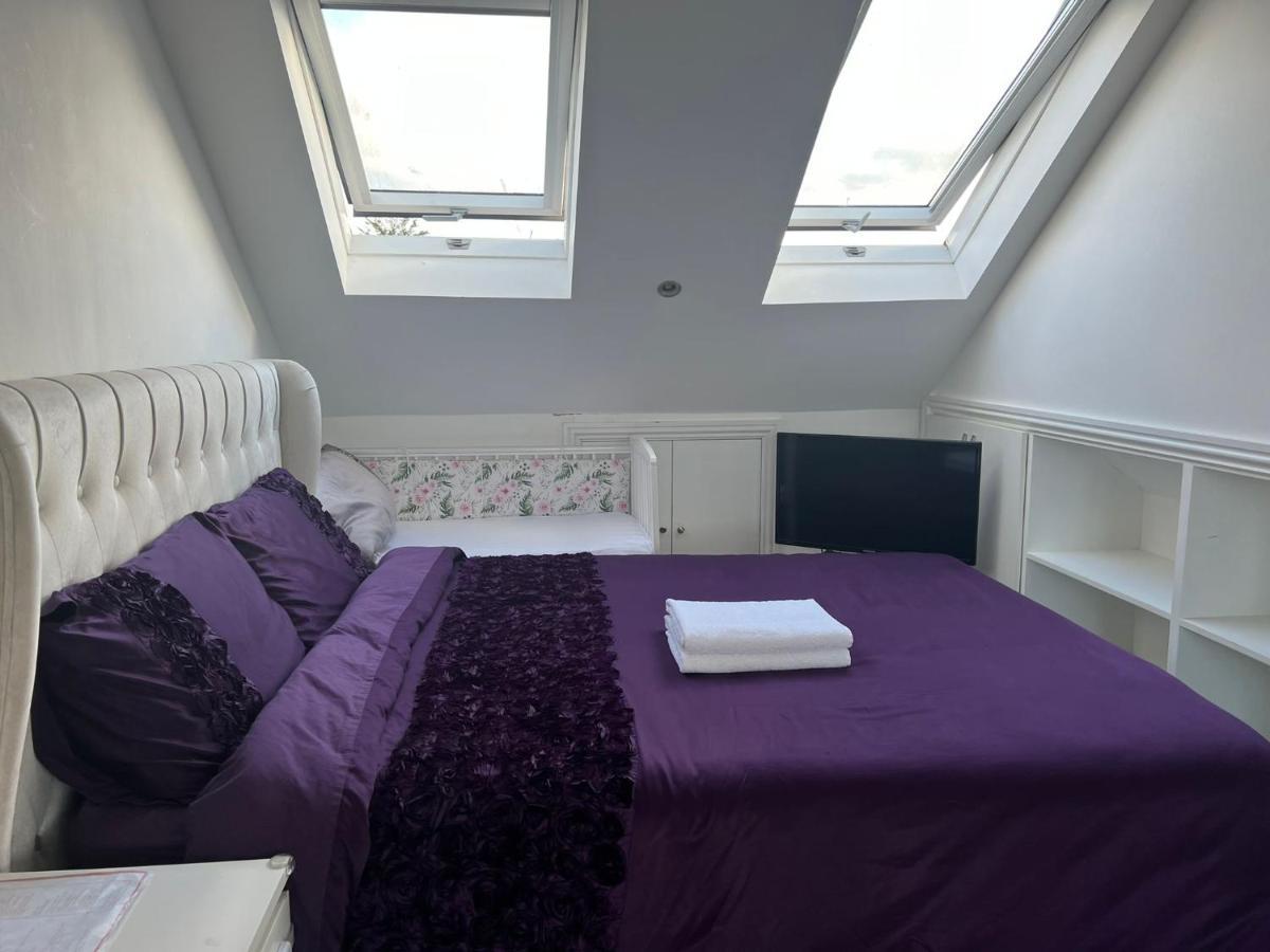 Deluxe Homestay Near Tottenham Hotspur Stadium ลอนดอน ภายนอก รูปภาพ