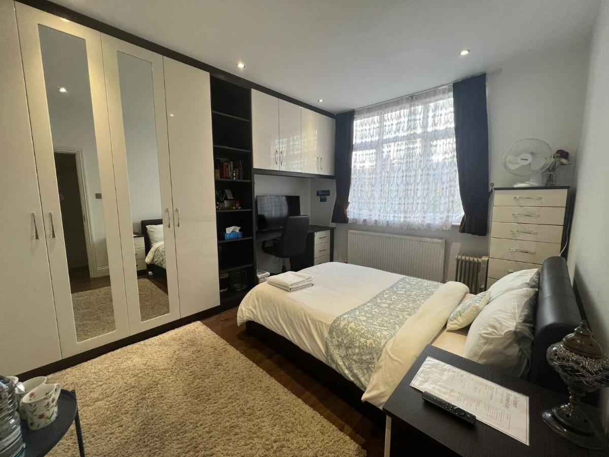 Deluxe Homestay Near Tottenham Hotspur Stadium ลอนดอน ภายนอก รูปภาพ